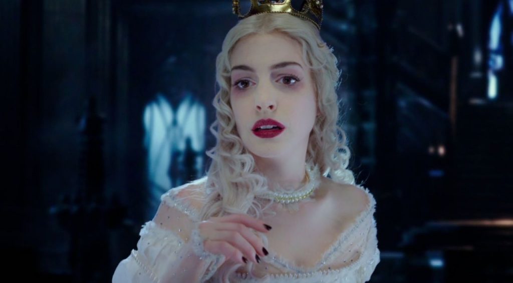gallery-1446733025-movies-alice-through-the-looking-glass-anne-hathaway