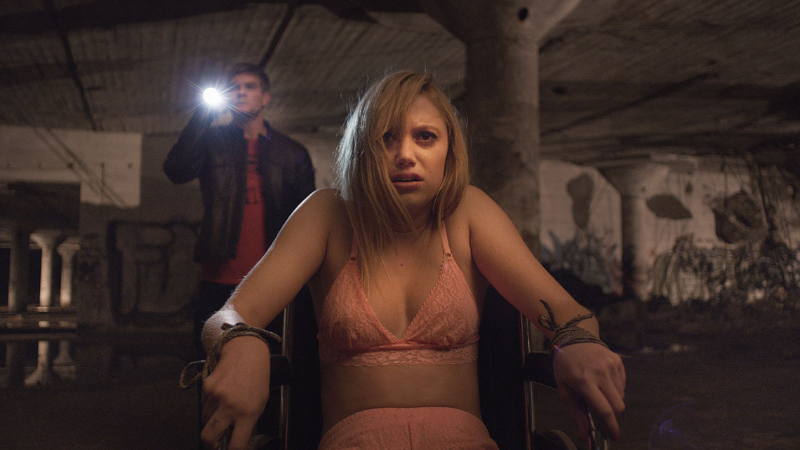 On the Reflective Horror of “It Follows”